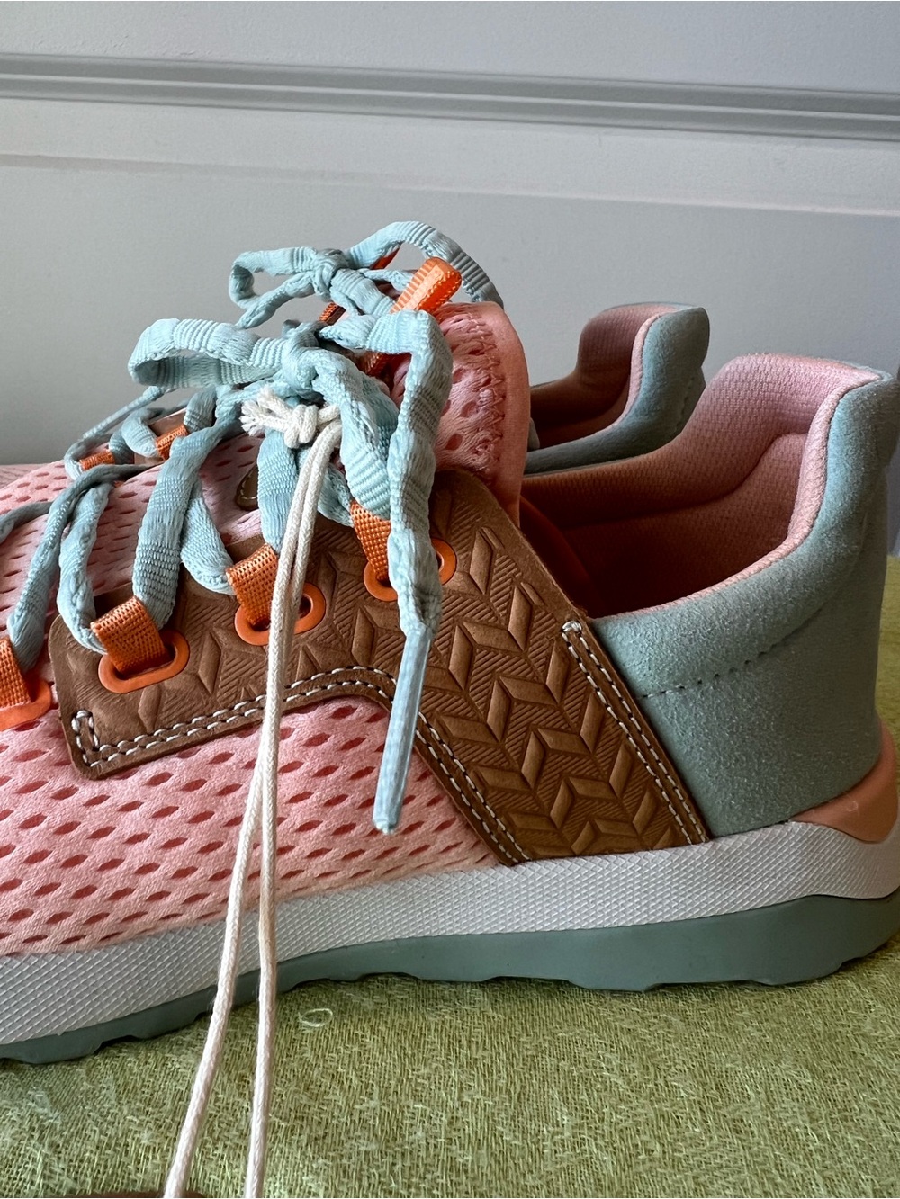 Olukai Light Coral & Mint Mesh Athletic Sneakers. Size 9.5 - Picture 3 of 12